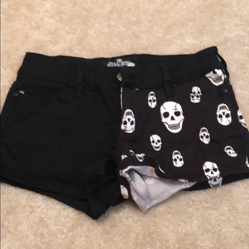 Skull shorts